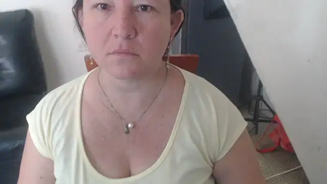 Snapshot of Yohis_Kiut25 chatting on October 2025 06:38:02 PM Yohis Kiut25 online show from October 2025 06:38:02 PM