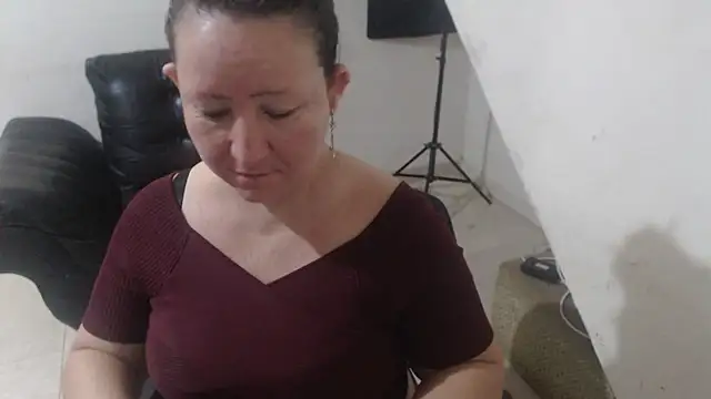 Snapshot of Yohis_Kiut25 chatting on October 2025 01:18:01 AM Yohis Kiut25 online show from October 2025 01:18:01 AM