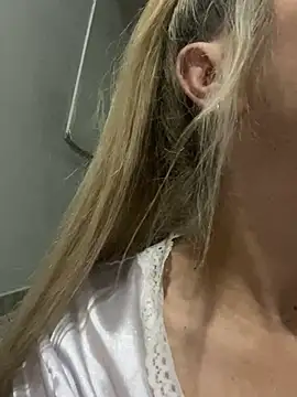 viktoria davis  online show from January 2025 11:43:02 PM