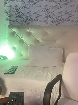 viktoria davis  online show from January 2025 10:10:01 PM