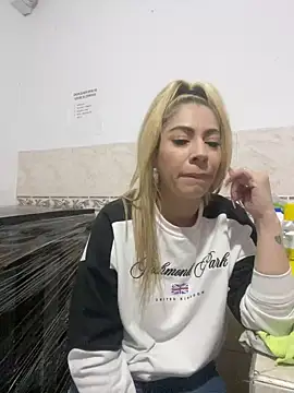 viktoria davis  online show from February 2025 01:58:01 AM