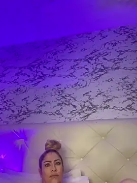 viktoria davis  online show from February 2025 01:02:02 AM