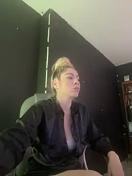 viktoria davis  online show from March 2025 10:56:01 PM