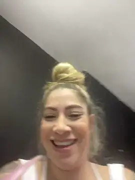 viktoria davis  online show from March 2025 09:37:01 PM