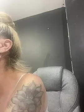 viktoria davis  online show from March 2025 11:05:01 PM