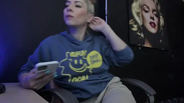 viktoria davis  online show from October 2025 10:21:02 PM