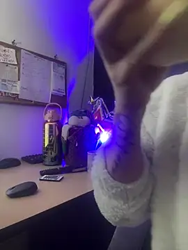 viktoria davis  online show from December 2025 10:51:03 PM