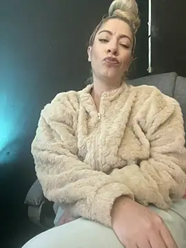 viktoria davis  online show from February 2026 10:52:02 PM