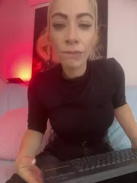 Snapshot of viktoria_davis_ chatting on June 2026 12:04:02 AM viktoria davis online show from June 2026 12:04:02 AM