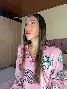 zoe storm online show from April 2026 06:07:01 PM