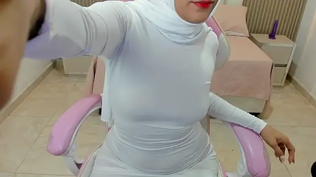 Zulema hamdi online show from March 2025 06:18:02 AM