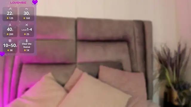 DannaJhonson1 online show from February 2026 07:09:02 PM