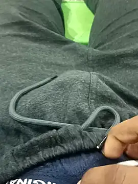 Snapshot of Siddharth_love8 chatting on January 2025 04:32:01 AM Siddharth love8 online show from January 2025 04:32:01 AM