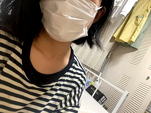 Snapshot of riri_riri_jp chatting on October 2025 02:51:02 PM riri riri jp online show from October 2025 02:51:02 PM