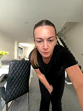 Snapshot of GoddessLucyRose chatting on September 2025 09:31:01 AM GoddessLucyRose online show from September 2025 09:31:01 AM
