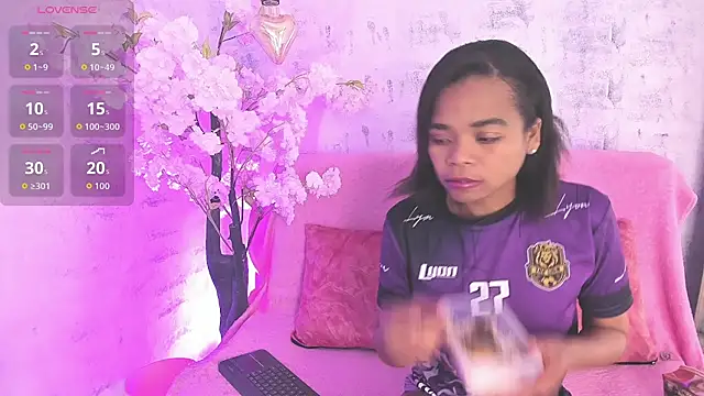 Gletty noa online show from October 2025 07:33:02 PM