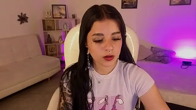 Snapshot of Nicole_Foxx_ chatting on October 2025 07:32:01 PM Nicole Foxx online show from October 2025 07:32:01 PM