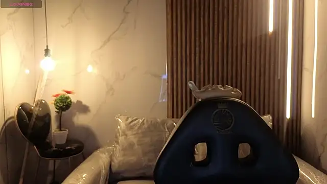 Kitten Cam online show from April 2026 03:10:02 AM