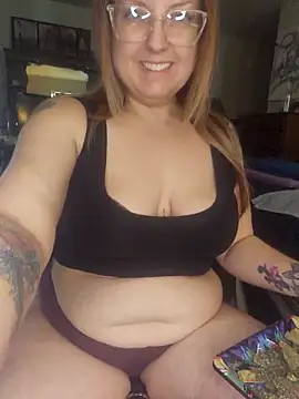 Snapshot of TattedMamaXOXO chatting on February 2025 04:53:02 PM TattedMamaXOXO online show from February 2025 04:53:02 PM