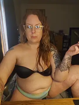 TattedMamaXOXO online show from May 2026 05:32:01 PM
