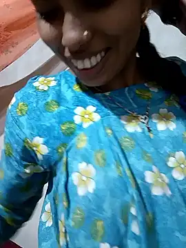 Hot couple 1 online show from May 2026 10:32:01 AM
