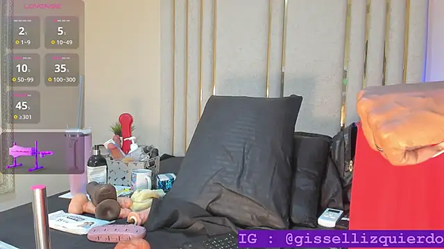 Liincostelloo online show from November 2025 01:42:02 PM