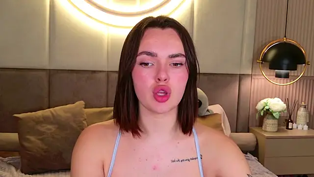 LauraBrigs online show from January 2025 05:23:02 PM