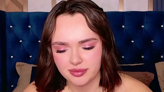 LauraBrigs online show from February 2025 06:22:02 AM