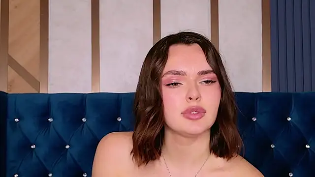 LauraBrigs online show from February 2025 03:42:01 PM