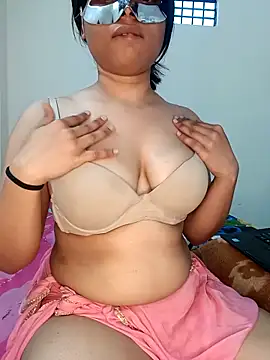 Snapshot of night_queen07 chatting on March 2025 01:00:02 AM night queen07 online show from March 2025 01:00:02 AM