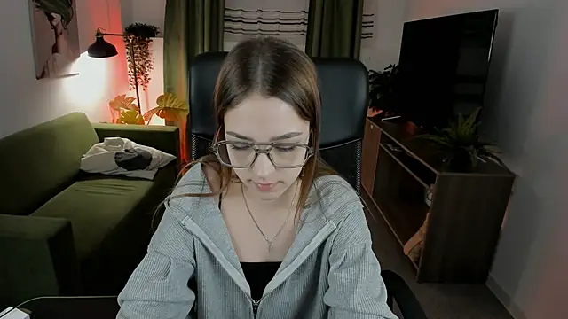 PamBeesly online show from March 2025 03:17:02 PM