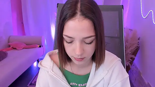 PamBeesly online show from December 2025 08:51:02 AM