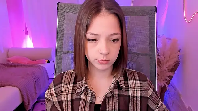 PamBeesly online show from December 2025 08:30:01 AM