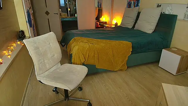 ReginaSparkle online show from November 2025 04:01:02 AM