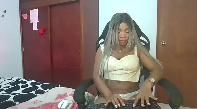 Snapshot of SaraYedid17 chatting on February 2025 06:49:02 AM SaraYedid17 online show from February 2025 06:49:02 AM