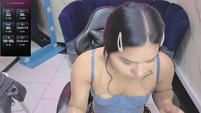 Snapshot of Paulette_v chatting on October 2025 01:20:02 PM Paulette v online show from October 2025 01:20:02 PM