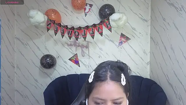 Snapshot of Paulette_v chatting on October 2025 01:01:02 PM Paulette v online show from October 2025 01:01:02 PM