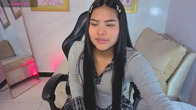 Paulette v online show from April 2026 01:41:01 PM