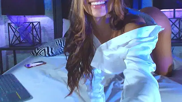 Bella Smiith  online show from February 2025 11:45:01 PM