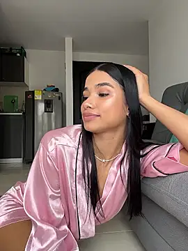 Bella Smiith  online show from January 2026 02:33:02 PM