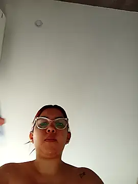 Snapshot of brithany_olson25 chatting on February 2025 01:38:01 PM brithany olson25 online show from February 2025 01:38:01 PM
