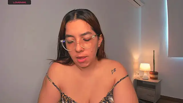 Snapshot of brithany_olson25 chatting on March 2025 03:59:02 PM brithany olson25 online show from March 2025 03:59:02 PM