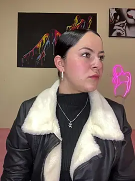 Emmie Hot online show from February 2025 12:01:02 PM