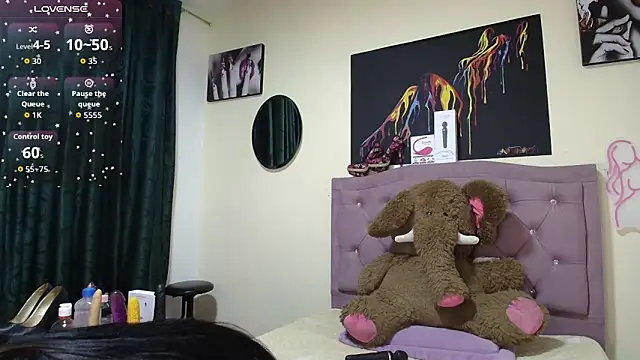 Emmie Hot online show from November 2025 12:16:02 PM