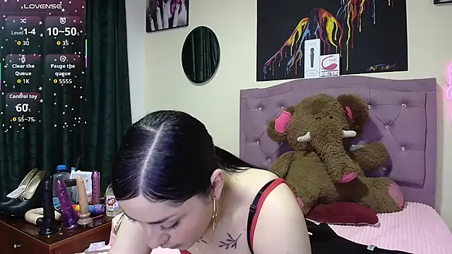 Emmie Hot online show from April 2026 11:44:02 AM