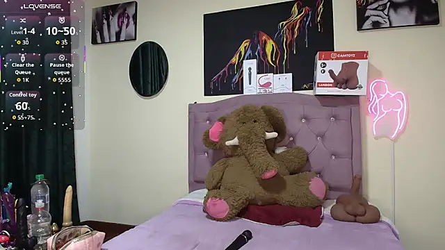 Emmie Hot online show from June 2026 11:57:01 AM