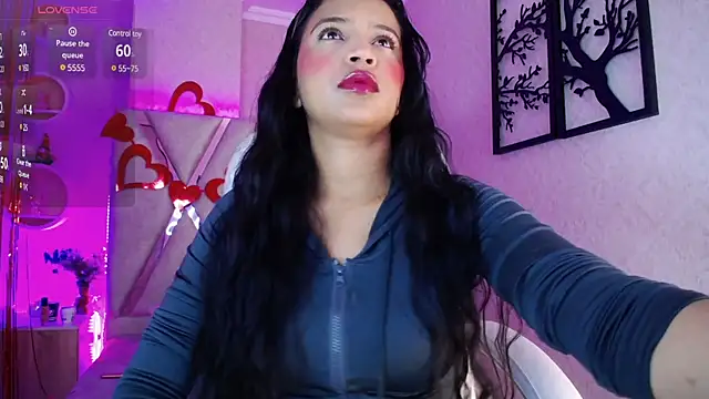 Sophia waalker  1 online show from February 2025 11:38:02 AM