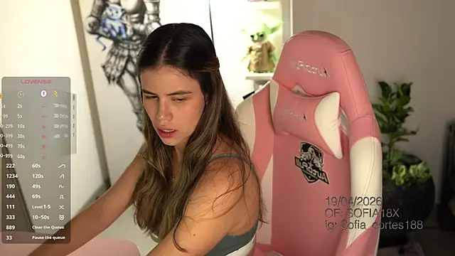 Snapshot of tatiana__cortes18 chatting on April 2026 07:27:01 PM tatiana cortes18 online show from April 2026 07:27:01 PM