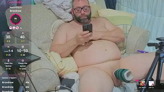Snapshot of Dadbod4you chatting on May 2026 03:06:01 PM Dadbod4you online show from May 2026 03:06:01 PM