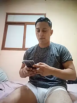 Snapshot of LuisMex1998 chatting on July 2026 02:49:02 AM LuisMex1998 online show from July 2026 02:49:02 AM